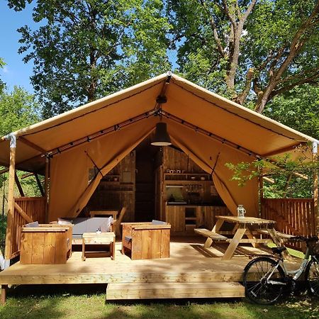 Camping Bois De St Hilaire Chalandray Exterior foto