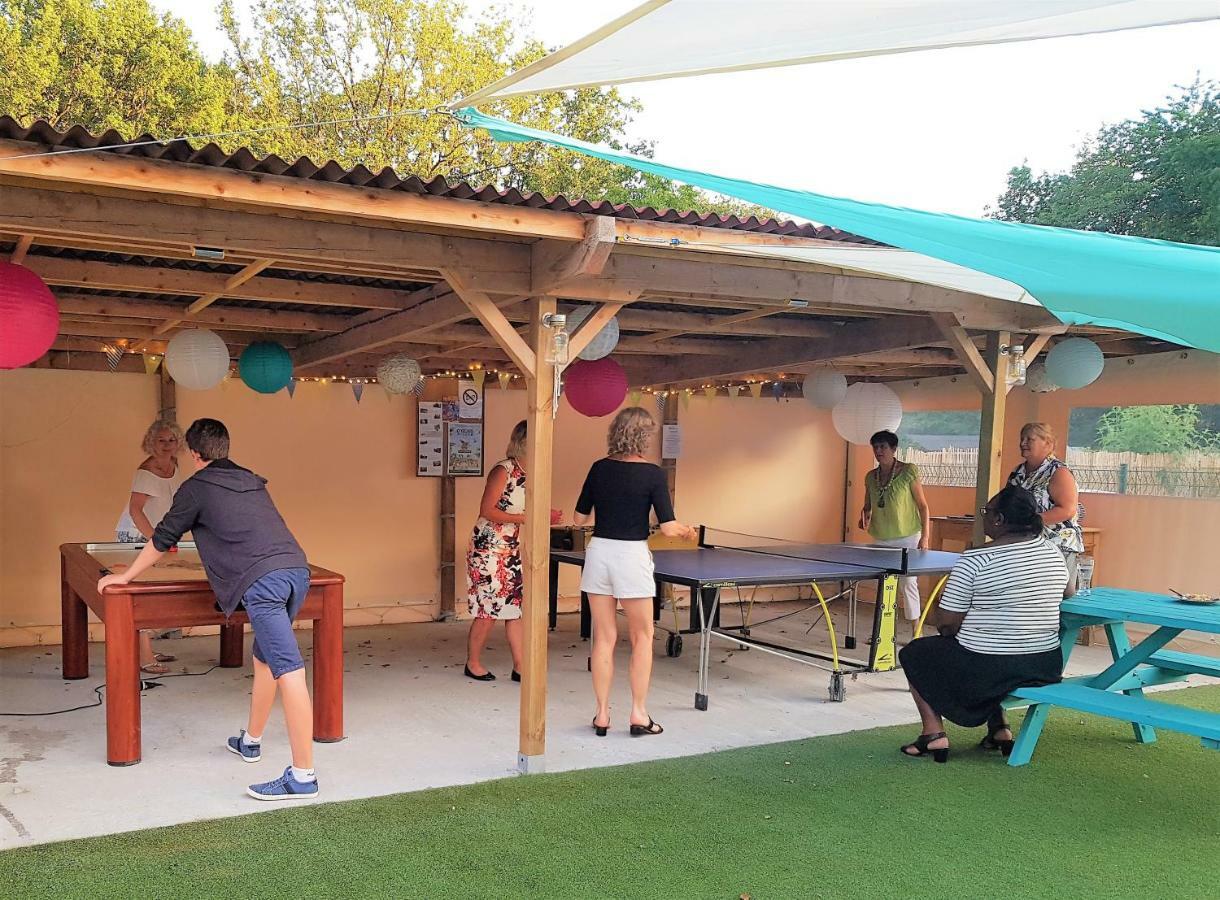Camping Bois De St Hilaire Chalandray Exterior foto